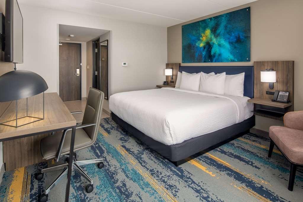 La Quinta Inn & Suites By Wyndham Spokane Downtown Room photo