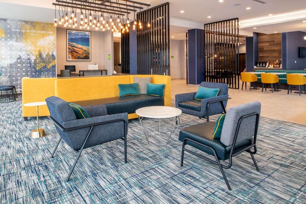 La Quinta Inn & Suites By Wyndham Spokane Downtown Interior photo