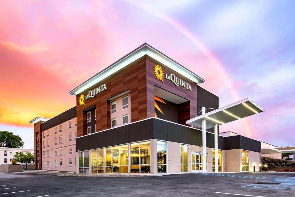 La Quinta Inn & Suites By Wyndham Spokane Downtown Exterior photo