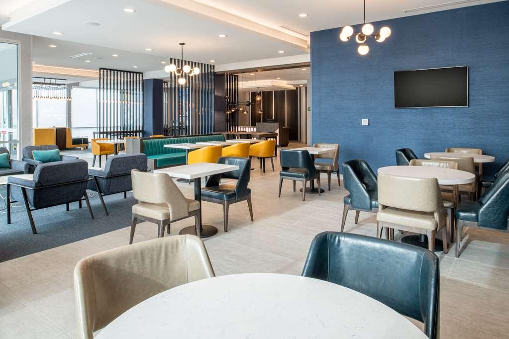 La Quinta Inn & Suites By Wyndham Spokane Downtown Interior photo
