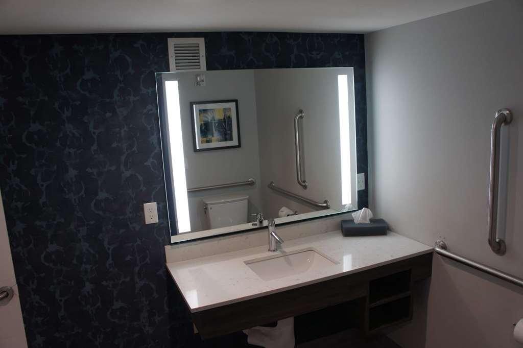 La Quinta Inn & Suites By Wyndham Spokane Downtown Room photo